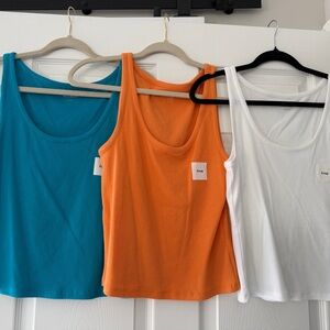 Old Navy NWT Three crop length tanks